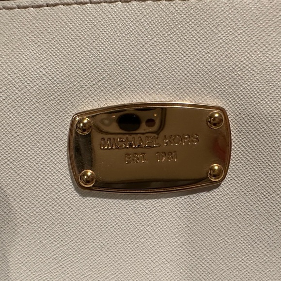 Michael kors purse! - Picture 4 of 4